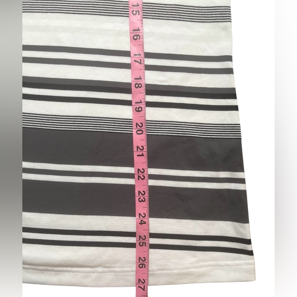 Lululemon Athletica black, gray, & white sleeveless racerback top size 10 EUC - Picture 5 of 6